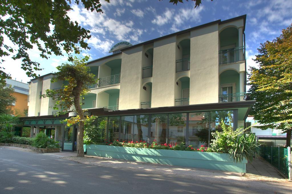 Hotel Giamaika Cesenatico Kültér fotó