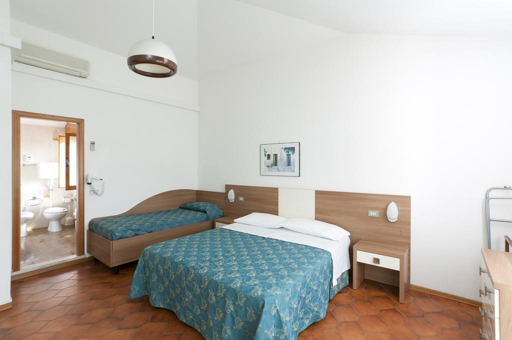 Hotel Giamaika Cesenatico Szoba fotó