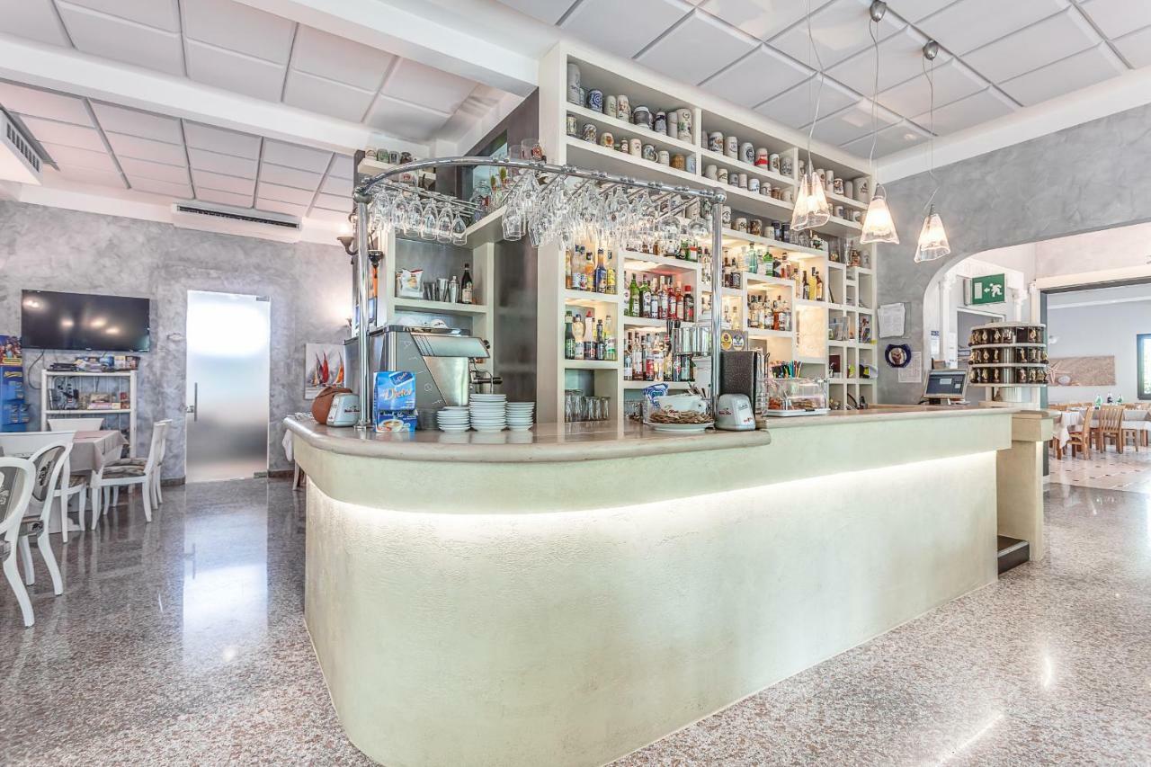 Hotel Giamaika Cesenatico Kültér fotó