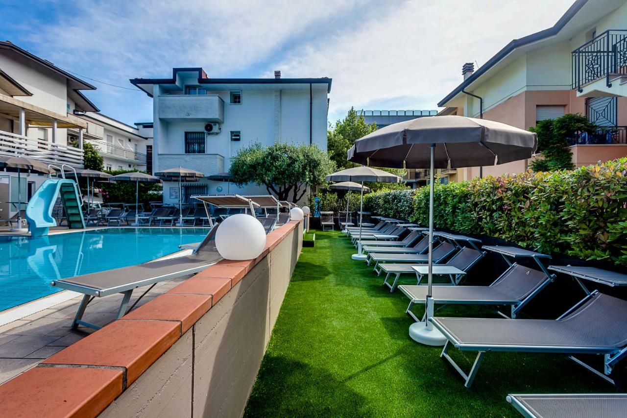 Hotel Giamaika Cesenatico Kültér fotó