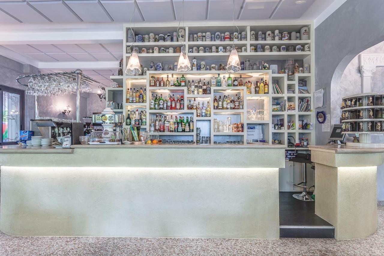 Hotel Giamaika Cesenatico Kültér fotó