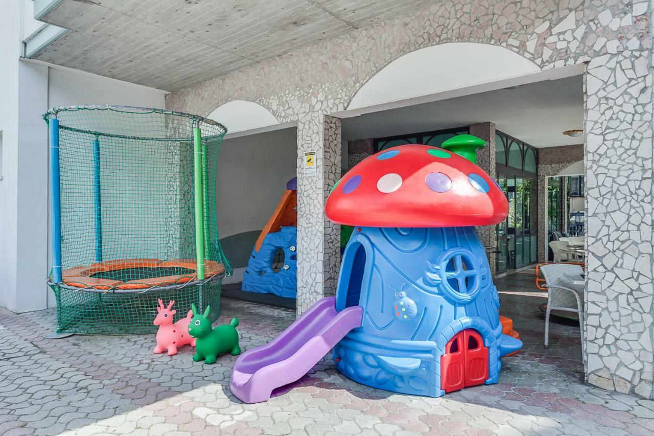 Hotel Giamaika Cesenatico Kültér fotó